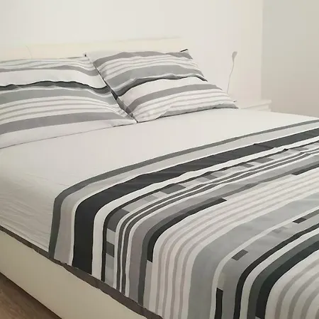 Davorka I Apartment Vir