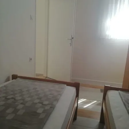 Davorka I Apartment Vir